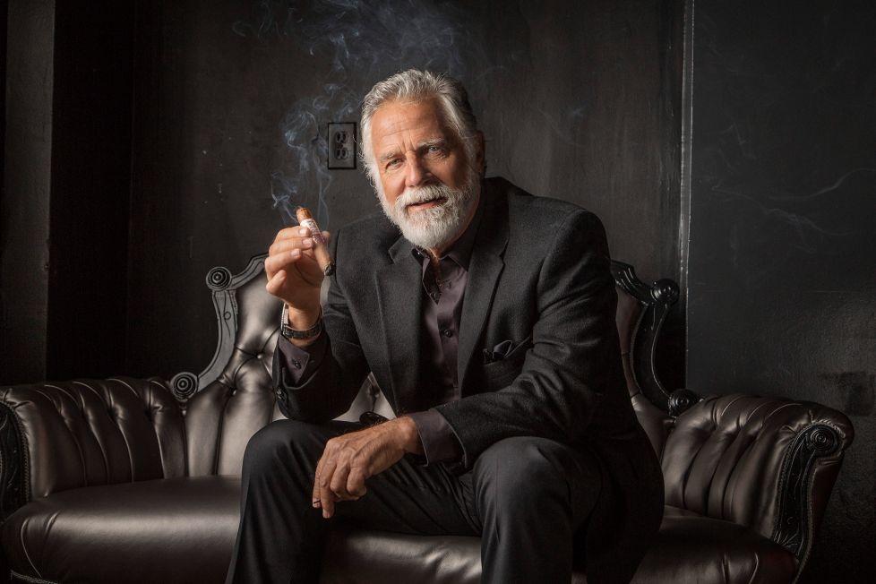 jonathan-goldsmith-cigar