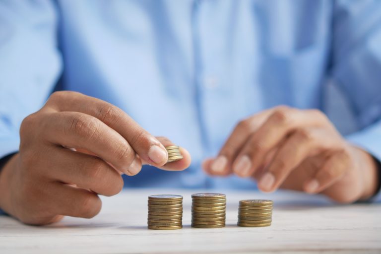 how much do startup ceos pay themselves