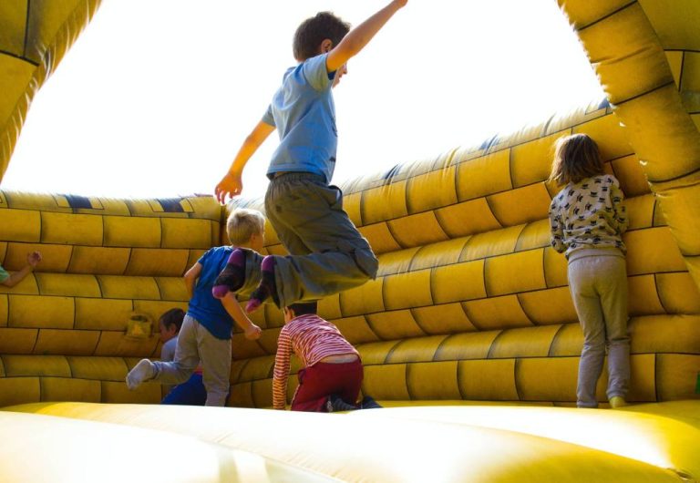 how-to-start-a-bounce-house-business-for-cheap