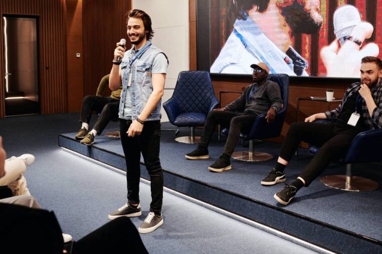 how-to-make-a-side-income-as-a-public-speaker