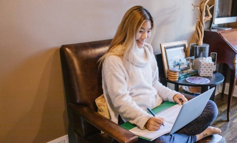Skills gap closed using AI and digital learning