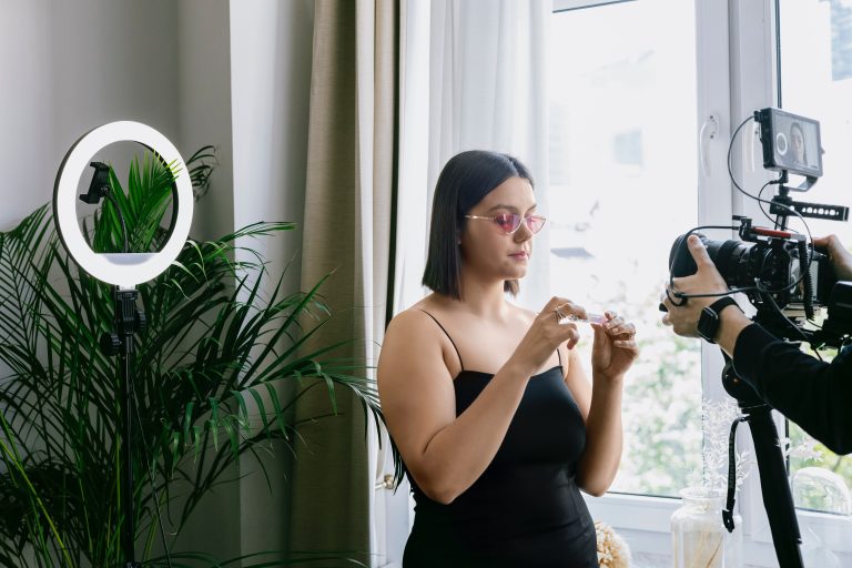 What Are the Benefits of Influencer Marketing for Small Businesses?