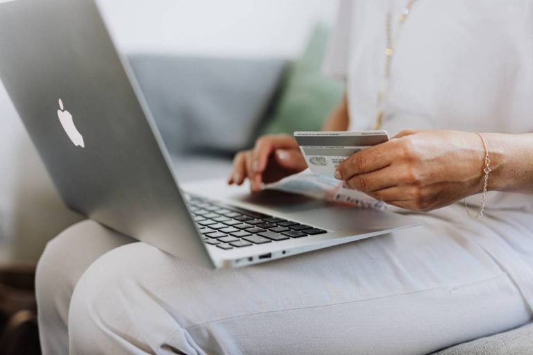 cutting-edge-strategies-for-standing-out-in-the-competitive-business-ecommerce-sphere