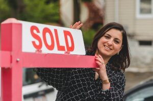 grim-forecast:-economist-warns-of-35%-plunge-in-office-building-prices,-prolonged-recovery-expected