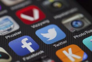 instagram-parent-company-takes-on-twitter-with-new-social-media-platform