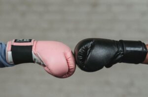 clash-of-titans:-twitter-fires-back-at-meta-with-lawsuit-threat-over-‘stolen’-trade-secrets
