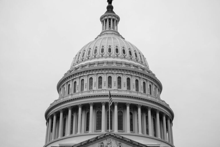 an-epic-battle-between-biden-and-federal-reserve-chairman-jerome-powell-is-unfolding