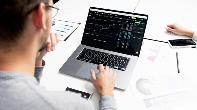 Overcoming Challenges in Adopting Finance Technology for Small Businesses