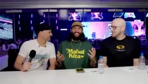 daniel-robbins-hosts-insightful-session-with-gary-vaynerchuk-at-veecon