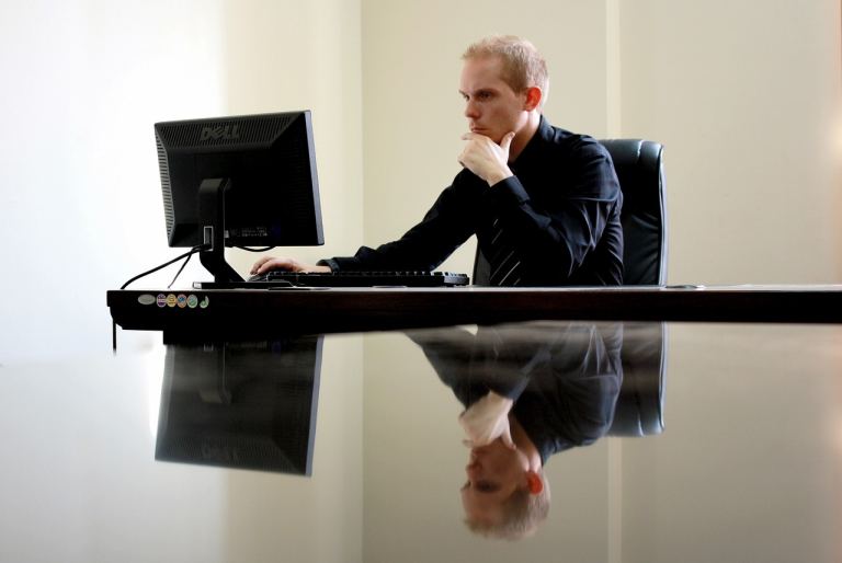 From Data to Decisions: Why Modern Businesses Require Effective CFO Services