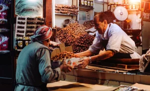 Building Customer Loyalty in E-Commerce: 6 Tips from Marketing Leaders
