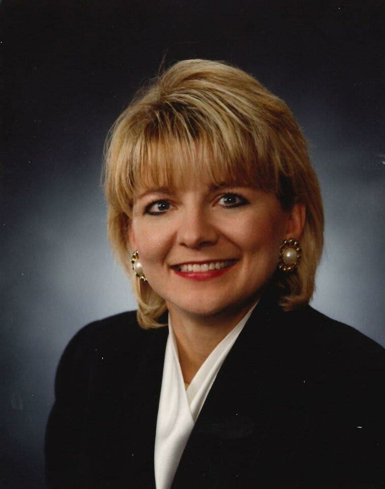 Meet Lynn Kvidt: The Trusted Realtor of North Dakota/Minnesota