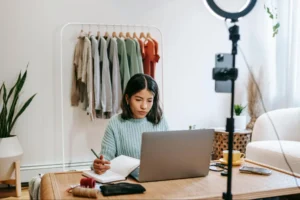 Leveraging Influencer Marketing in E-Commerce: Recommendations from Marketing Leaders