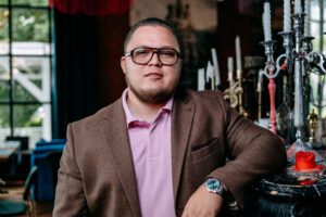 The Art of Navigating Any Situation, a Strategy for Successful Restaurant Business by Viacheslav Boreyko