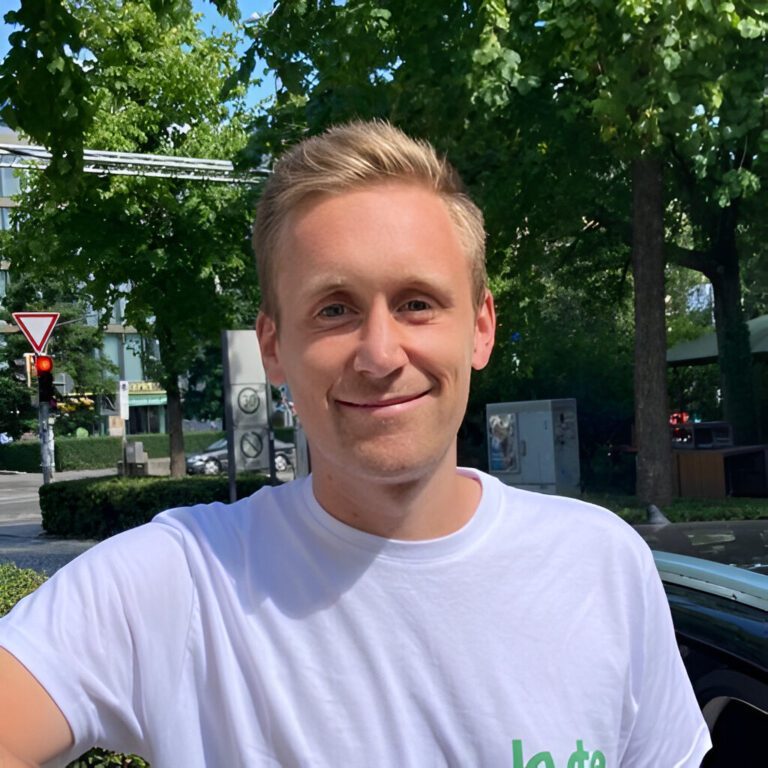 How Oliver Hahn and Peak Insurance Are Changing the Game for Medium-Sized Businesses