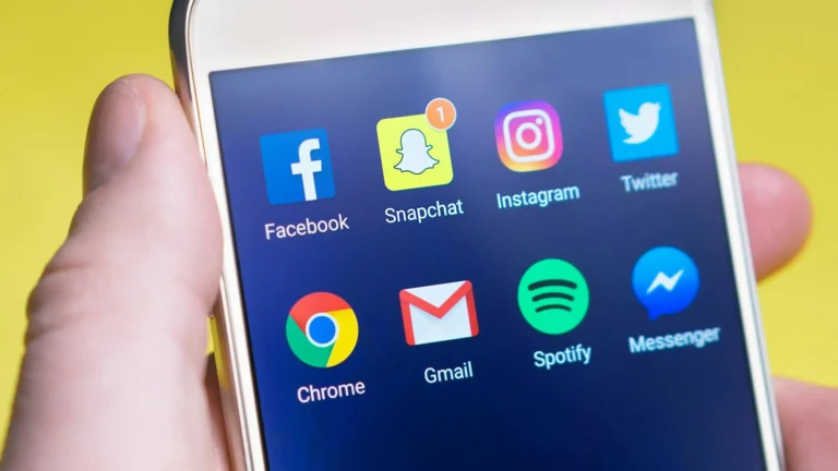 How Social Media Algorithms Shape Our Relationships: Exploring the Impact