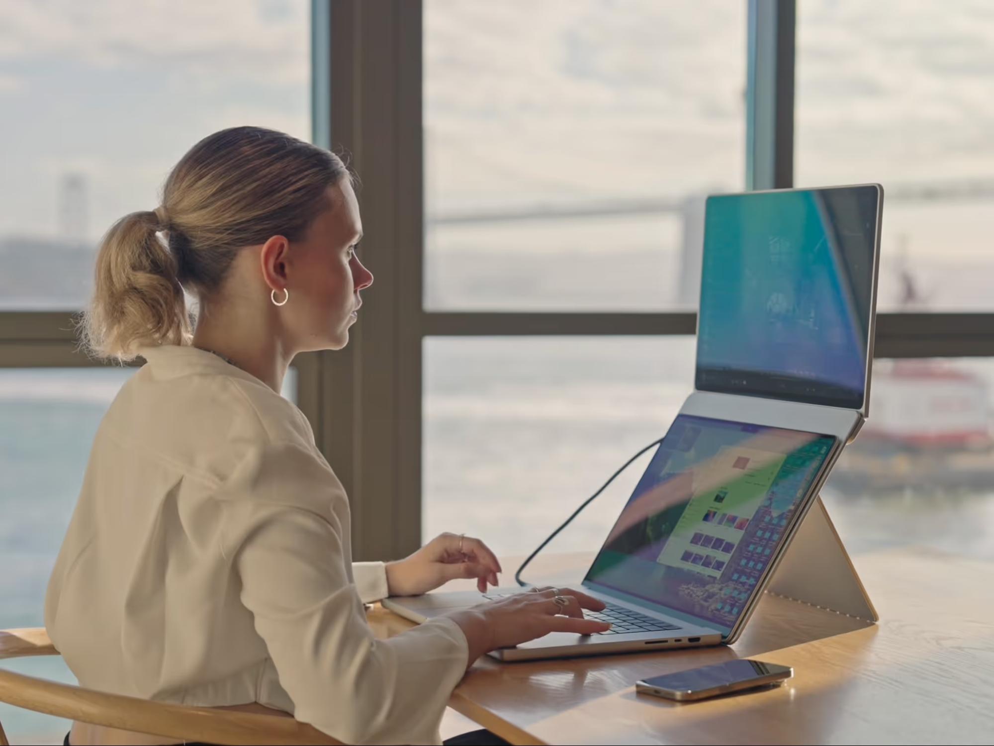 Standout Portable Monitor: CES 2026