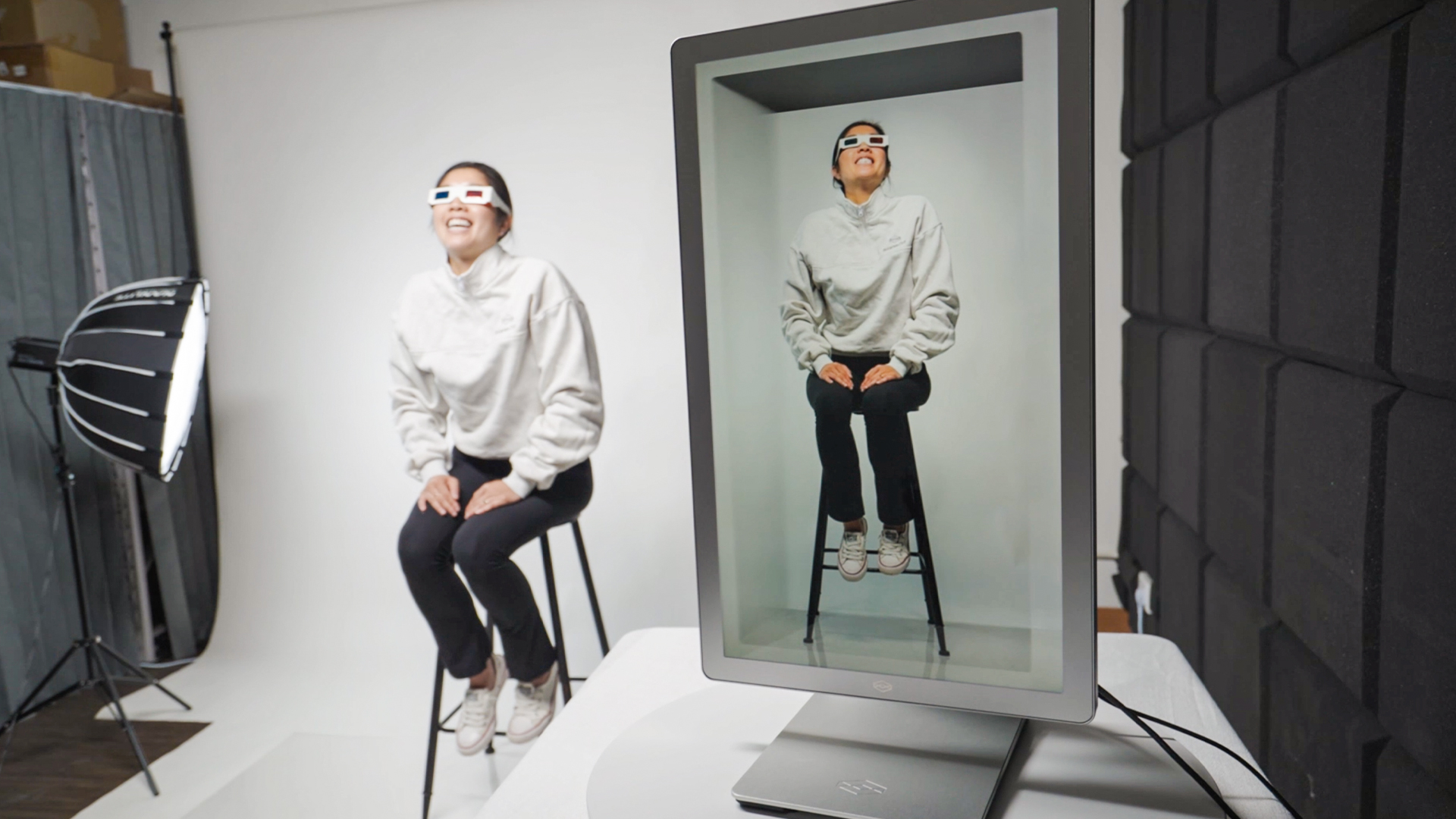 Looking Glass musubi: CES 2026